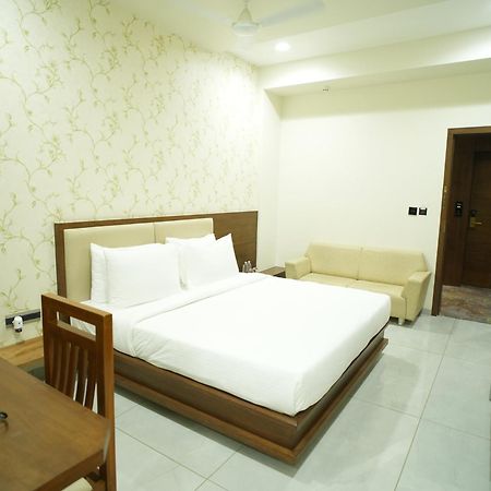 Pam Premium Hotel 巴罗达 外观 照片