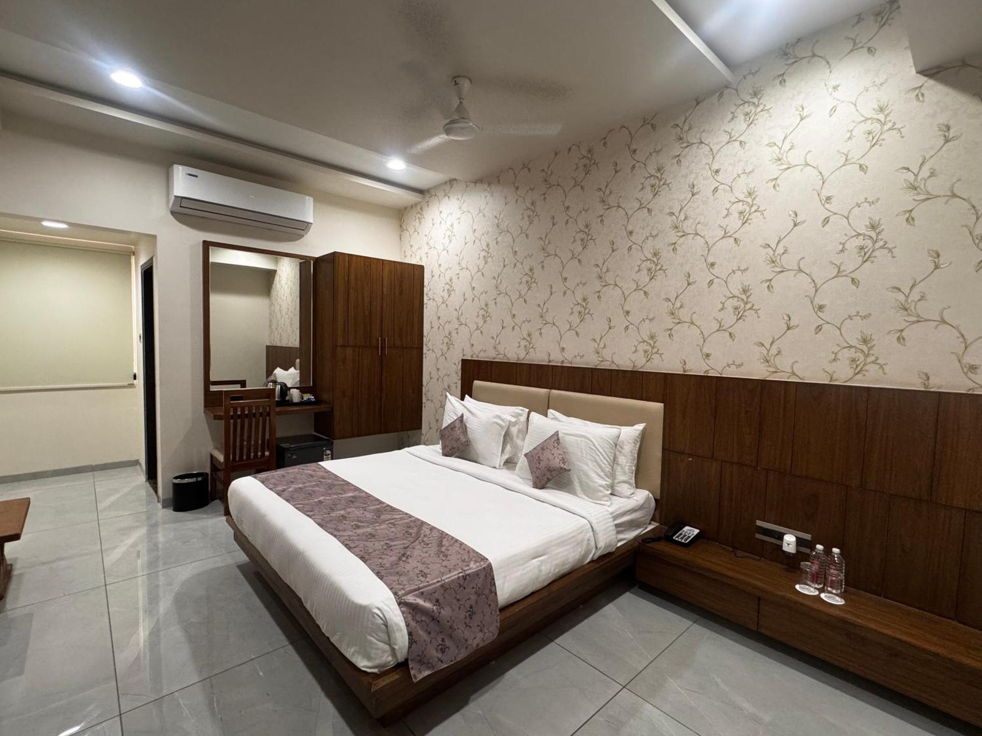 Pam Premium Hotel 巴罗达 外观 照片