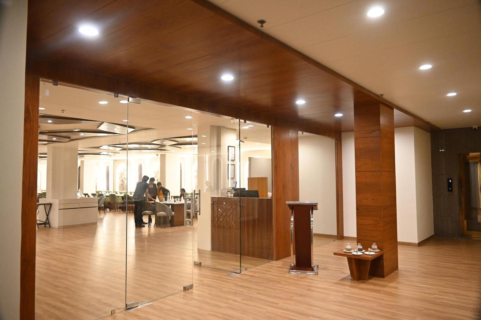 Pam Premium Hotel 巴罗达 外观 照片